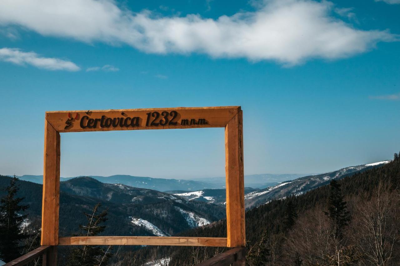 Apartman Rodinna Pohoda Mýto pod Ďumbierom Esterno foto